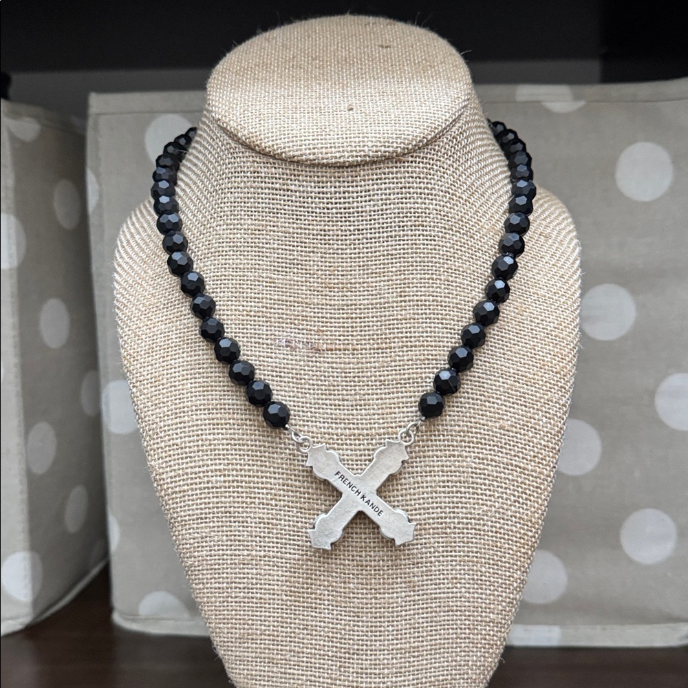 Chic Black Beaded Necklace with Silver French Kiss - Picture 2 of 2